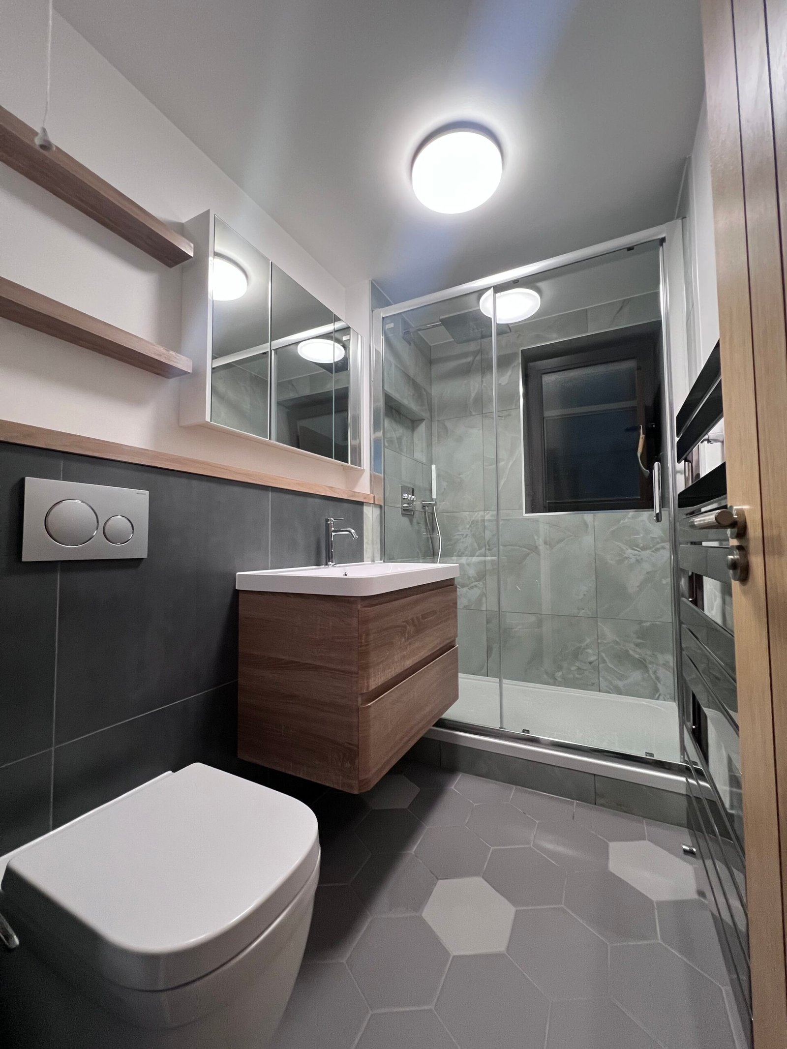 Walk-in showers in Crouch End by Lucian Bathrooms