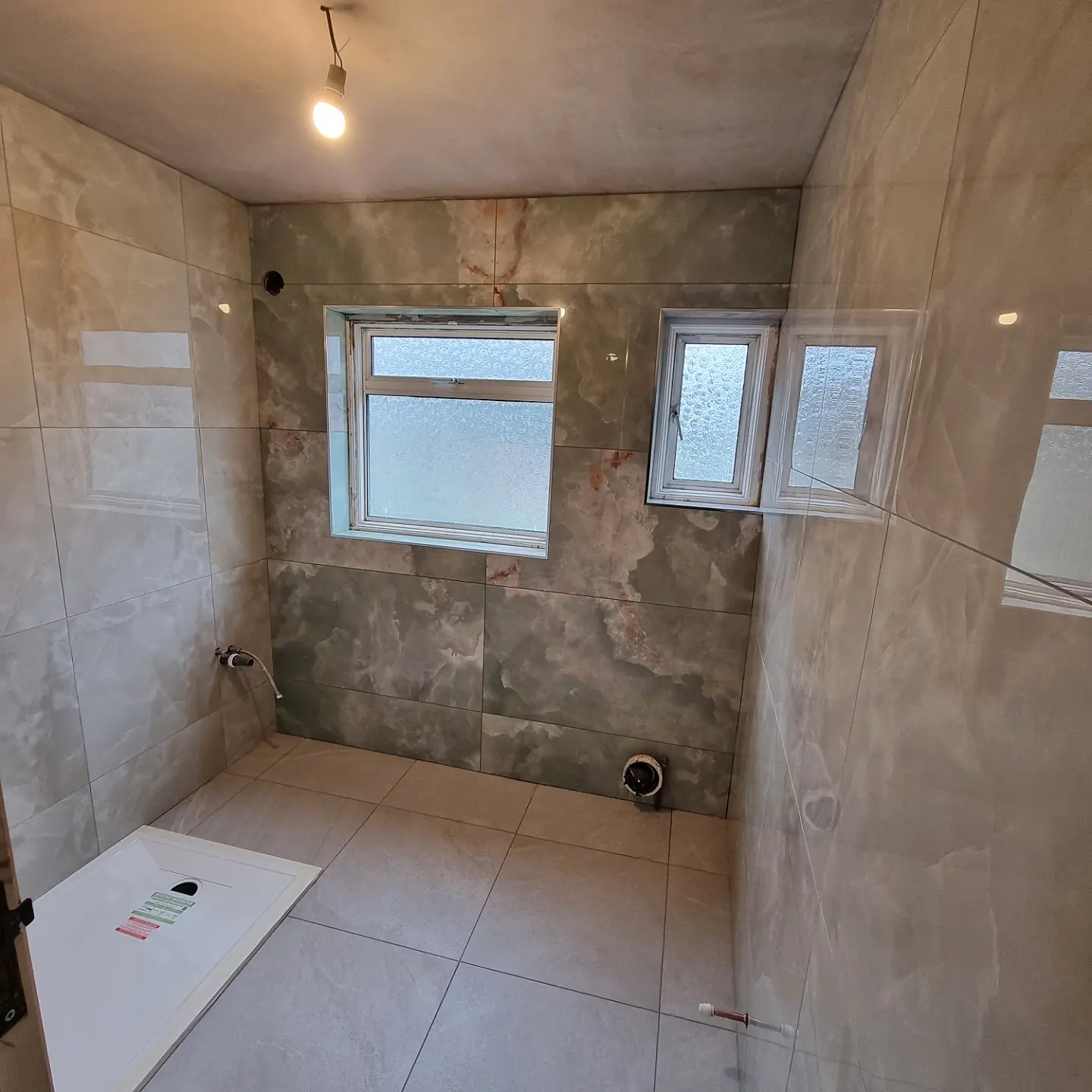 Large format wall and floor tiling